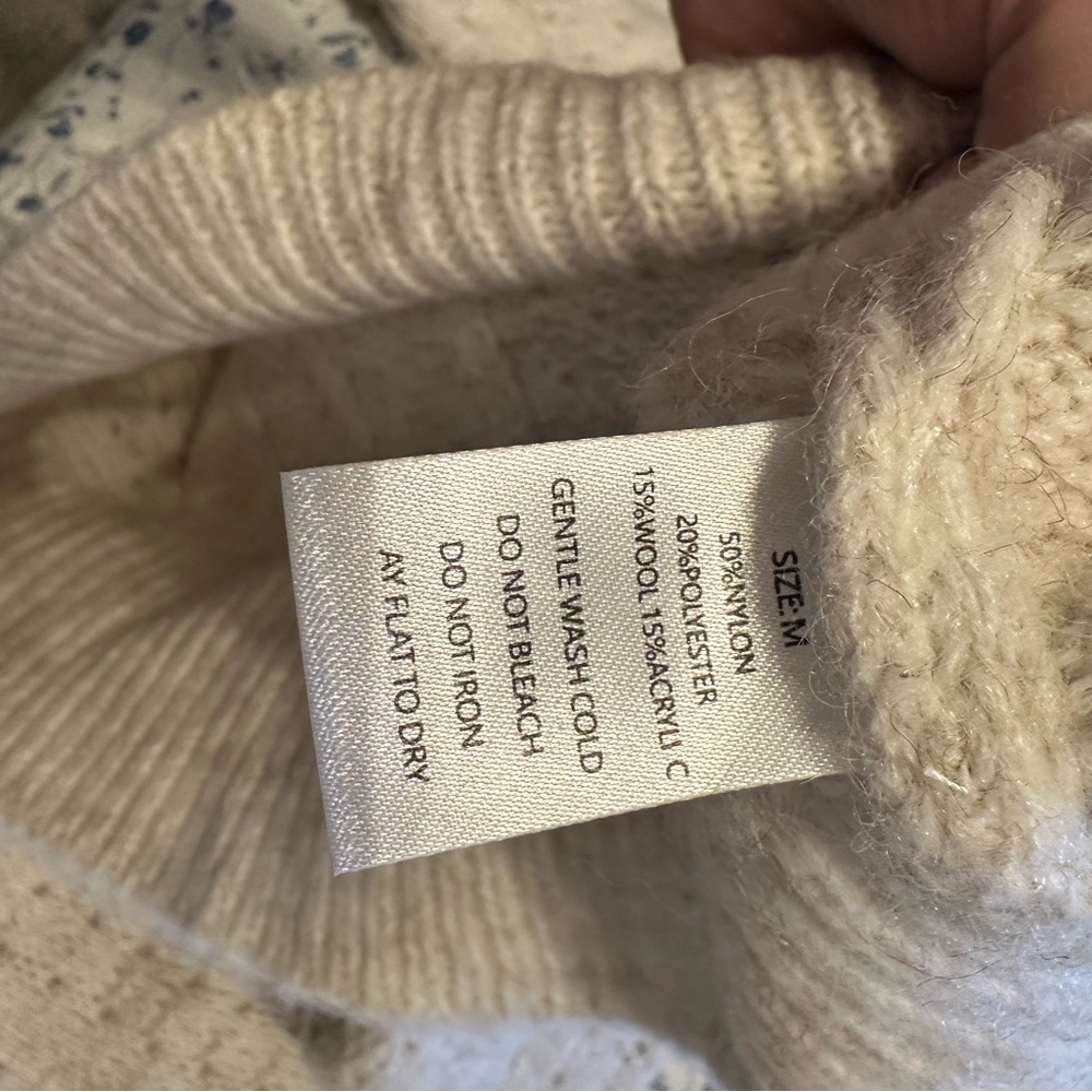 Neuflora Cream/Beige Sweater; Size M - Picture 4 of 4